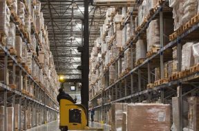 Warsaw_Airport_cargo